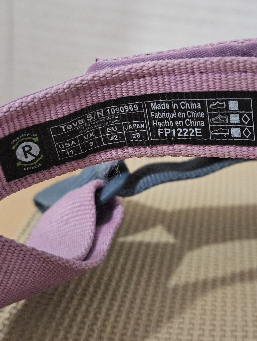 Teva Original Womens Universal Sandals. Size 11. Desert Multicolor (Bin9) - Picture 9 of 11